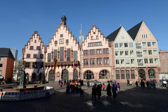 Römer und Justitia Brunnen Frankfurt - juergen-thulke.com Urlaub und Reisen